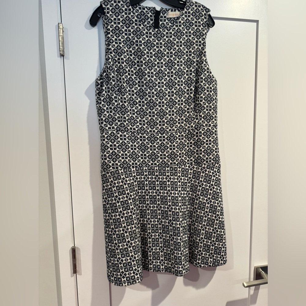 NWT Tory Burch sleeveless navy and ivory stitched dress - size 12